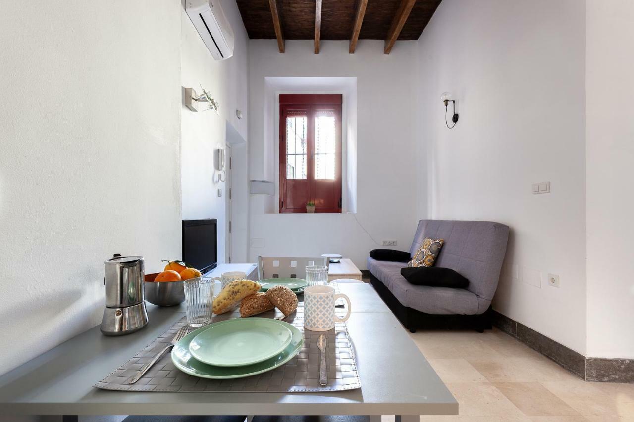 Pasaje Amores Iz. - Tranquilidad Y Vida Cultural En Centro Sevilla 4Px 外观 照片